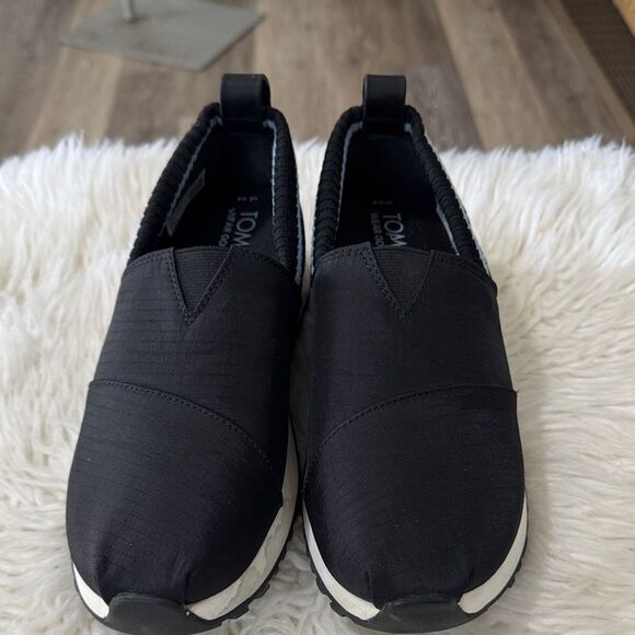 Toms Black Slip-On Sneakers Size 8 - Picture 1 of 10